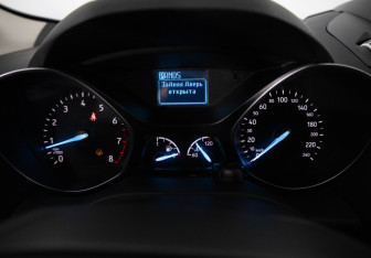 Подержанный автомобиль Ford Kuga 2017 года (11 фото)