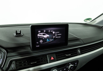 Подержанный автомобиль Audi A4 Wagon 2018 года (15 фото)