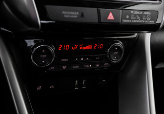 Подержанный автомобиль Mitsubishi Eclipse Cross 2021 года (14 фото)
