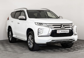 Подержанный автомобиль Mitsubishi Pajero Sport 2021 года (3 фото)