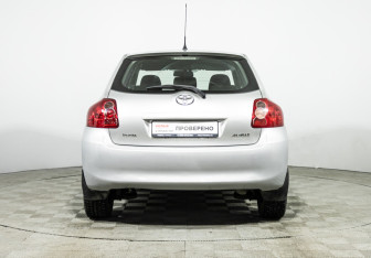 Подержанный автомобиль Toyota Auris Hatchback 2007 года (6 фото)