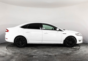 Подержанный автомобиль Ford Mondeo Sedan 2011 года (4 фото)