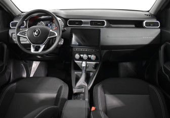 Подержанный автомобиль Renault Duster 2022 года (11 фото)