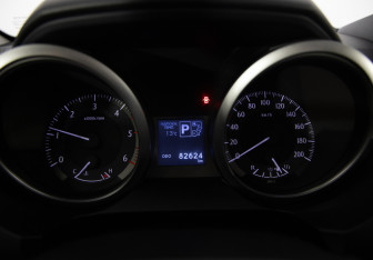 Подержанный автомобиль Toyota Land Cruiser Prado 2015 года (11 фото)