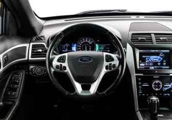 Подержанный автомобиль Ford Explorer 2012 года (11 фото)