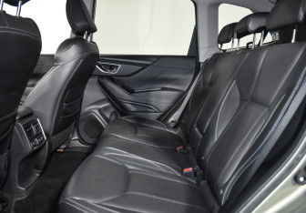 Подержанный автомобиль Subaru Forester Suv 2018 года (12 фото)