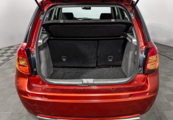 Подержанный автомобиль Suzuki SX4 Hatchback 2006 года (18 фото)