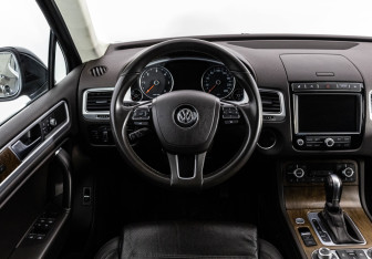 Подержанный автомобиль Volkswagen Touareg 2017 года (12 фото)