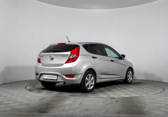 Подержанный автомобиль Hyundai Solaris Hatchback 2014 года (5 фото)