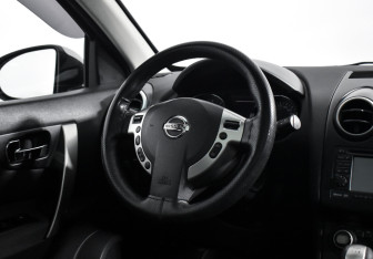 Подержанный автомобиль Nissan Qashqai 2010 года (14 фото)