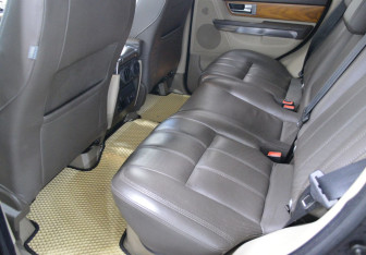 Подержанный автомобиль Land Rover Range Rover Sport 2010 года (11 фото)