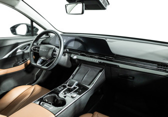 Подержанный автомобиль Omoda C5 2023 года (9 фото)