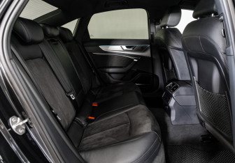 Подержанный автомобиль Audi A6 Sedan 2018 года (30 фото)