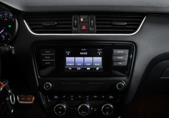 Подержанный автомобиль Skoda Octavia Wagon 2014 года (15 фото)