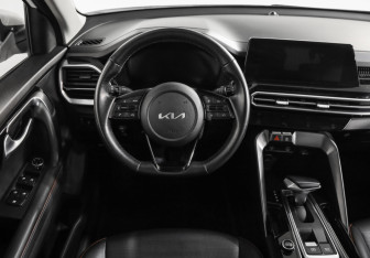 Подержанный автомобиль Kia Sportage 2022 года (11 фото)