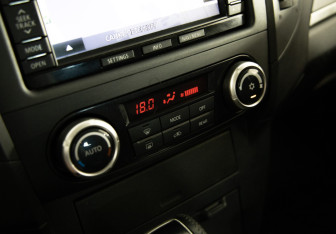 Подержанный автомобиль Mitsubishi Pajero 2012 года (13 фото)