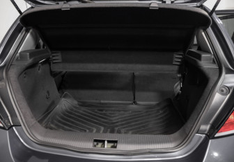 Подержанный автомобиль Opel Astra Hatchback 2006 года (24 фото)