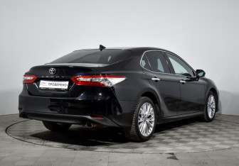 Подержанный автомобиль Toyota Camry Sedan 2020 года (5 фото)