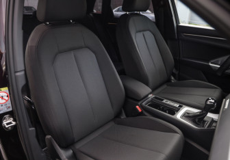 Подержанный автомобиль Audi Q3 2020 года (27 фото)