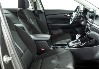 Подержанный автомобиль Kia Cerato Sedan 2020 года (15 фото)