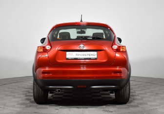 Подержанный автомобиль Nissan Juke 2013 года (6 фото)