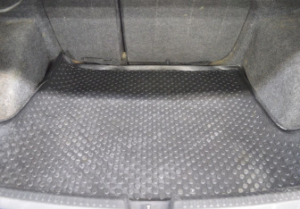 Подержанный автомобиль Volkswagen Polo Sedan 2015 года (15 фото)