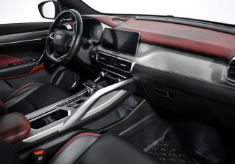Подержанный автомобиль Geely Coolray 2022 года (13 фото)