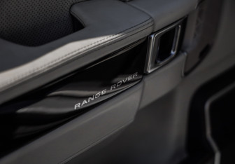 Подержанный автомобиль Land Rover Range Rover 2012 года (40 фото)