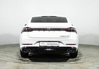 Подержанный автомобиль Geely Preface 2024 года (6 фото)