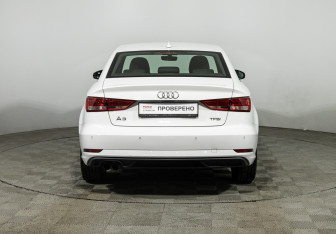 Подержанный автомобиль Audi A3 Sedan 2018 года (6 фото)