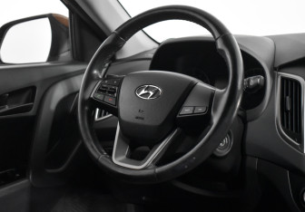 Подержанный автомобиль Hyundai Creta 2017 года (15 фото)