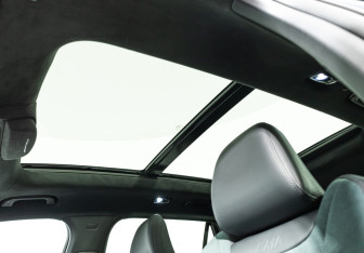 Подержанный автомобиль Geely Monjaro 2023 года (17 фото)