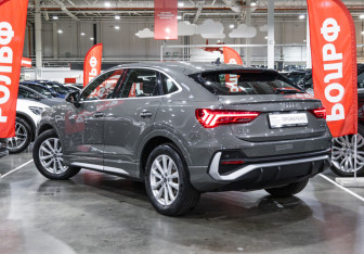 Подержанный автомобиль Audi Q3 Sportback 2020 года (14 фото)