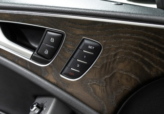 Подержанный автомобиль Audi A6 Sedan 2016 года (17 фото)