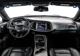 Подержанный автомобиль Dodge Challenger 2020 года (15 фото)