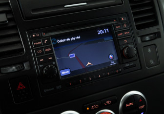 Подержанный автомобиль Nissan Tiida Hatchback 2010 года (15 фото)