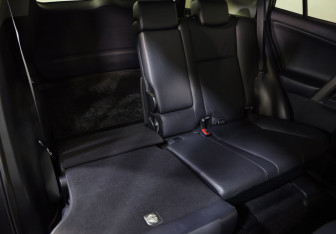 Подержанный автомобиль Toyota RAV4 2013 года (26 фото)