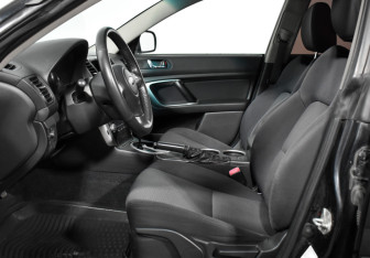 Подержанный автомобиль Subaru Legacy Sedan 2007 года (10 фото)