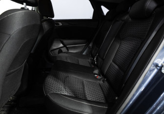 Подержанный автомобиль Kia Ceed Hatchback 2019 года (10 фото)