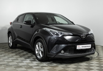 Подержанный автомобиль Toyota C-HR 2019 года (3 фото)