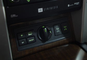 Подержанный автомобиль Toyota Land Cruiser Prado 2012 года (17 фото)
