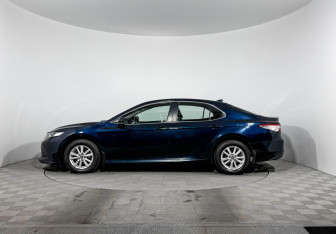 Подержанный автомобиль Toyota Camry Sedan 2019 года (8 фото)