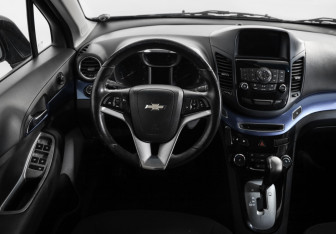 Подержанный автомобиль Chevrolet Orlando 2013 года (11 фото)