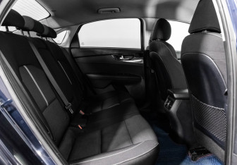 Подержанный автомобиль Kia Cerato Sedan 2019 года (18 фото)