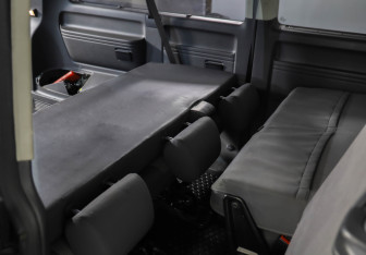 Подержанный автомобиль Volkswagen Caravelle 2013 года (27 фото)