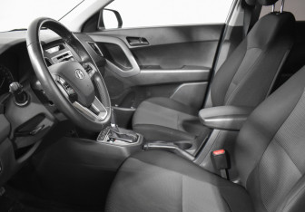 Подержанный автомобиль Hyundai Creta 2019 года (10 фото)