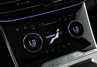 Подержанный автомобиль Exeed VX 2022 года (20 фото)