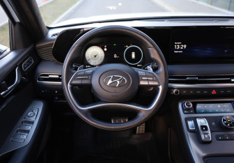 Подержанный автомобиль Hyundai Palisade 2022 года (9 фото)