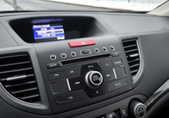 Подержанный автомобиль Honda CR-V 2014 года (17 фото)