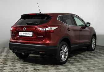 Подержанный автомобиль Nissan Qashqai 2014 года (5 фото)